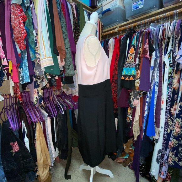 2 PC Dress & Jacket*EUC*Sandra Darren*Elegant Styling - Picture 7 of 8